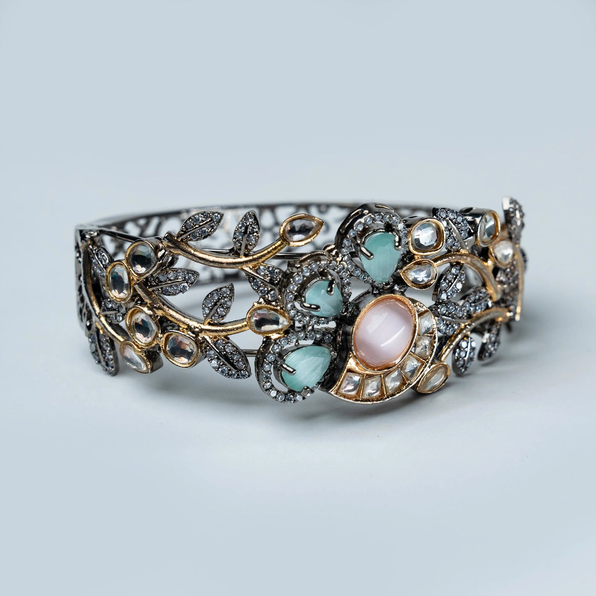 Elegant Artificial Jewellery Designer Stone Bracelet