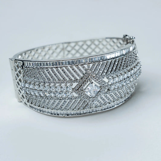 AD Bangle with Solitaire Centerpiece Diamond Kada