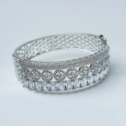 Cluster Stones & Baguette Drops Diamond Kada